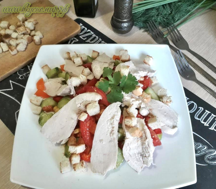 ПП салат с куриным филе и свежими овощами