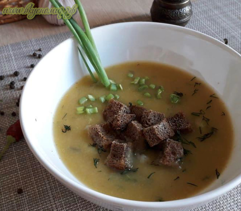 Овощной суп-пюре из цветной капусты и брокколи.