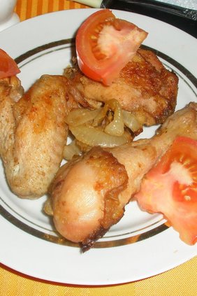 Запечённая курица с луком в бальзамическом уксусе и специях