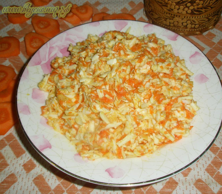 Острый салат из плавленого сыра и моркови