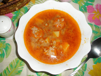 Перловый суп с мясными фрикадельками