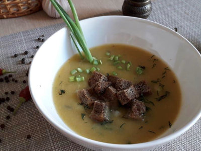 Овощной суп-пюре из цветной капусты и брокколи.