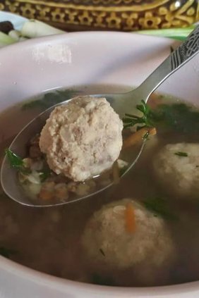 Гречневый суп с фрикадельками из куриного фарша