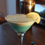 Алкогольный коктейль "Голубая лагуна" со сливками