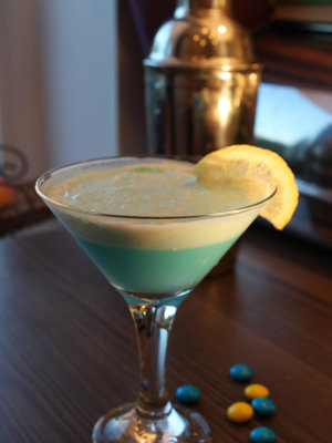 Алкогольный коктейль "Голубая лагуна" со сливками